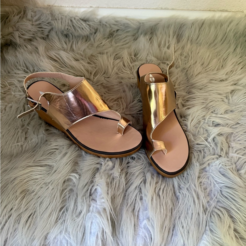 Metallic Rose Gold Slingback Toe-Loop Sandals